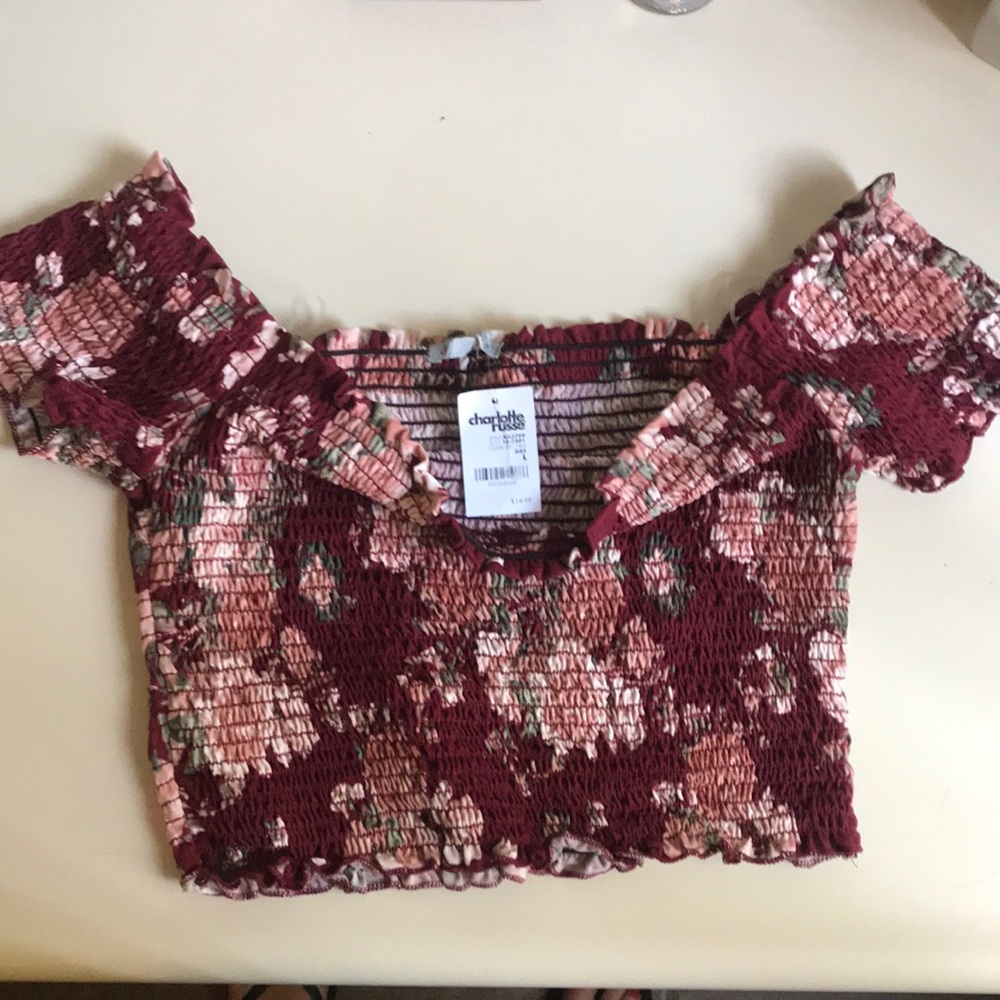 Off the shoulder floral scrounge crop top